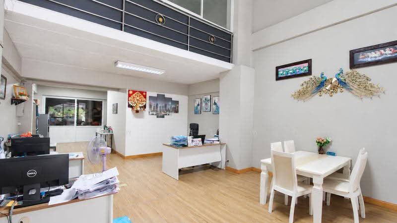 ขายอาคารพาณิชย์ห้องริม 3.5 ชั้น ติดถนนสุขุมวิท ห้วยโป่ง ระยอง 57.5 ตร.วา ใกล้โรงพยาบาลเฉลิมพระเกียรต, ระยอง, ห้วยโป่ง, เมืองระยอง, ระยอง, 295 ตร.ม., ตึกแถว-อาคารพาณิชย์ ขาย, โดย สุเทพ พสุวณิชย์กุล, 500549826 - DDproperty.com