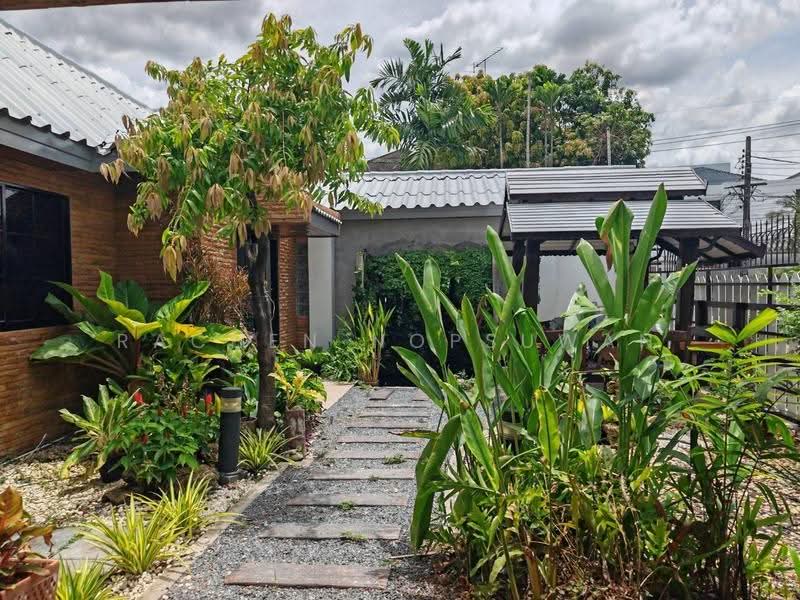 Sammakon Ramkhamhaeng, Bangkok, Ramkhamhaeng Road, Saphan Sung, Bangkok, 4 Bedrooms, 440 sqm, Single Detached House For Rent, by Rachen Nopsuwan, 500549890 - DDproperty.com