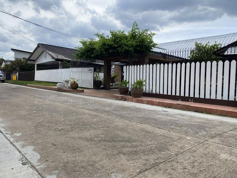 Sammakon Ramkhamhaeng, Bangkok, Ramkhamhaeng Road, Saphan Sung, Bangkok, 4 Bedrooms, 440 sqm, Single Detached House For Rent, by Rachen Nopsuwan, 500549890 - DDproperty.com