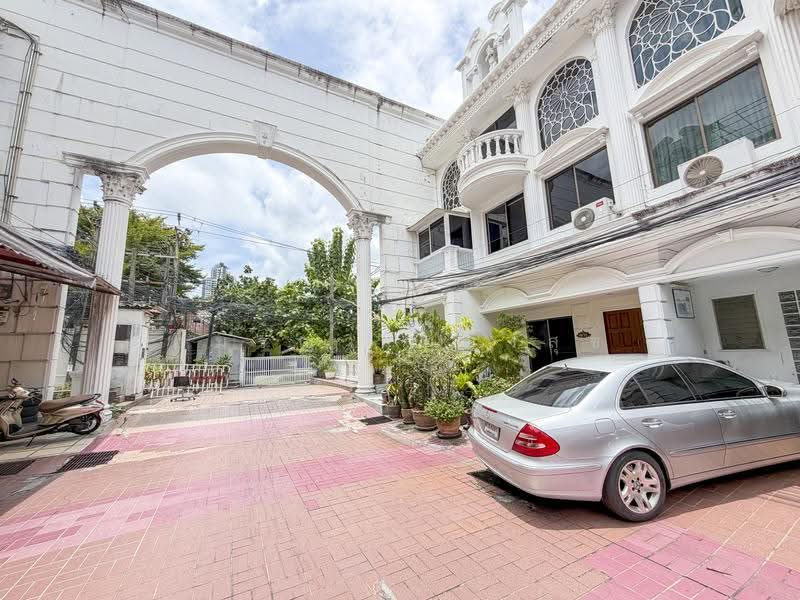 Leo Classic Place, Bangkok, สุขุมวิท 49/13, Khlong Tan Nua, Watthana, Bangkok, 3 Bedrooms, 250 sqm, Townhouse For Sale, by อมรญา ทองสุข, 500549907 - DDproperty.com