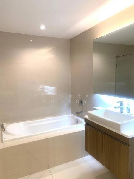 Vtara Sukhumvit 36, Bangkok, 118 Soi Saen Sabai, Phra Kanong, Khlong Toei, Bangkok, 2 Bedrooms, 70 sqm, Condo For Rent, by Bowonrat Yodyoy, 500549917 - DDproperty.com