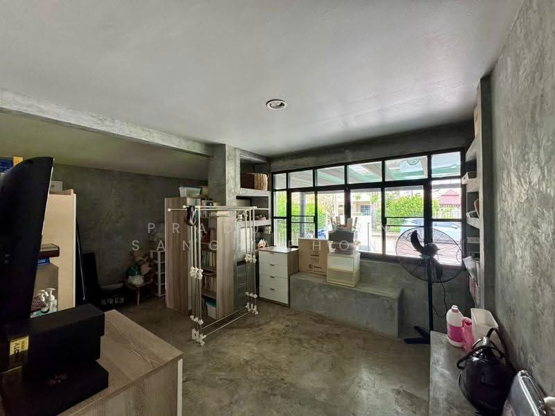 Moobaan Parichard 345 : หมู่บ้านปาริชาติ 345, ปทุมธานี, ถนน 345, บางคูวัด, เมืองปทุมธานี, ปทุมธานี, 220 ตร.ม., บ้านเดี่ยว ขาย, โดย PRADUBPORN SANGKAPHONG, 500549983 - DDproperty.com