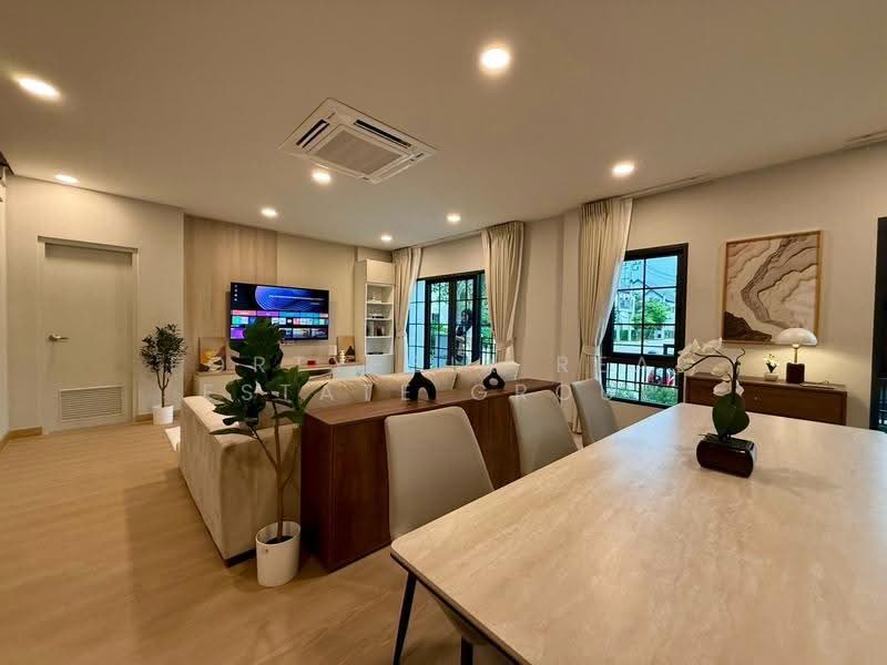 Centro Bangna, Samut Prakan, 111 Soi 3, Bang Kaeo, Bang Plee, Samut Prakan, 4 Bedrooms, 265 sqm, Single Detached House For Rent, by Forty-Six Real Estate Group, 500550129 - DDproperty.com