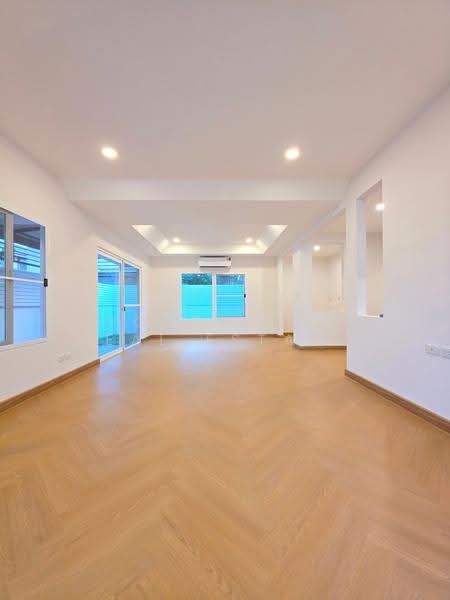 Mantana Lake Watcharapol, Bangkok, Sukhaphiban 5 Road, O-Ngoen, Sai Mai, Bangkok, 4 Bedrooms, 250 sqm, Single Detached House For Sale, by Forty-Six Real Estate Group, 500550134 - DDproperty.com