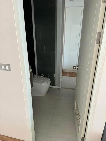 Tree Condo Ekamai, Bangkok, Soi Samanand, Rama 4 Road, Phra Kanong, Khlong Toei, Bangkok, 2 Bedrooms, 86 sqm, Condo For Rent, by Holtop Property, 500550182 - DDproperty.com