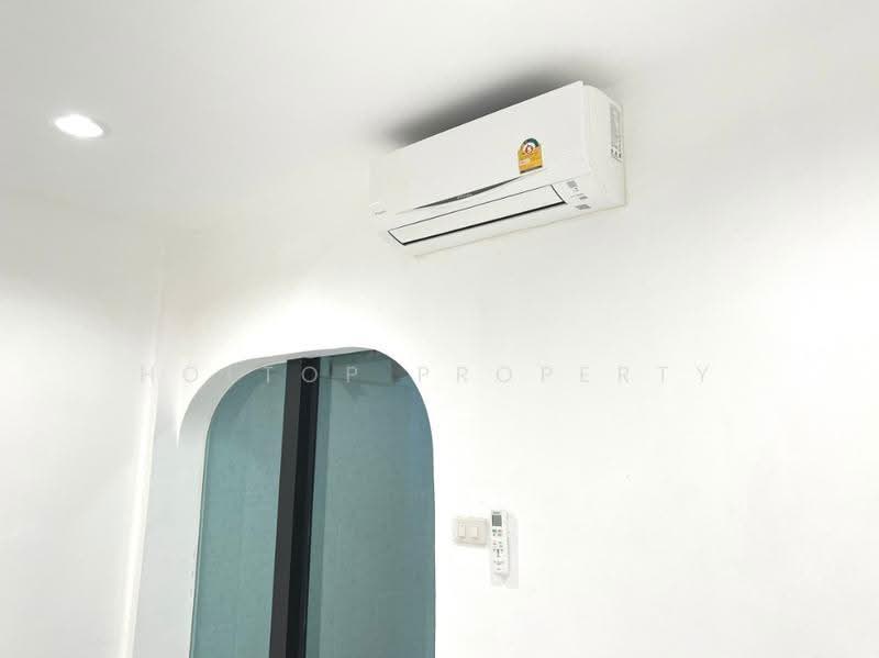 ซอยสุขุมวิท 95, Bangkok, Bang Chak, Phra Khanong, Bangkok, 5 Bedrooms, 208 sqm, Townhouse For Rent, by Holtop Property, 500550205 - DDproperty.com