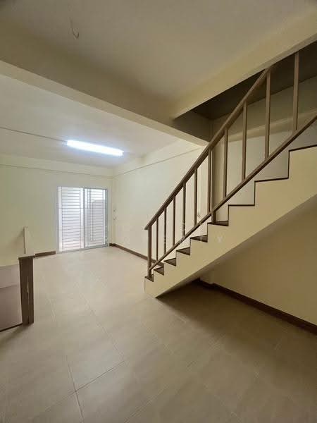 Soi Charoen Rat 7, Bangkok, Bang Klo, Bang Kho Laem, Bangkok, 3 Bedrooms, 97 sqm, Townhouse For Rent, by Holtop Property, 500550207 - DDproperty.com