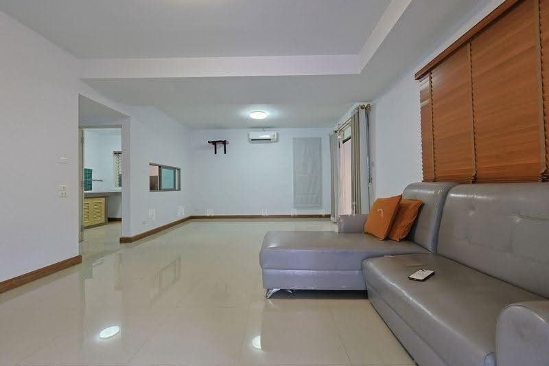 ขายบ้านแฝด ม.ไลฟ์อินเดอะการ์เด้นท์ สวนเสือ ศรีราชา, Chon Buri (Pattaya), Surasak, Si Racha, Chon Buri (Pattaya), 4 Bedrooms, 120 sqm, Semi-Detached House (Twin House) For Sale, by Dusit Saengfa, 500550233 - DDproperty.com