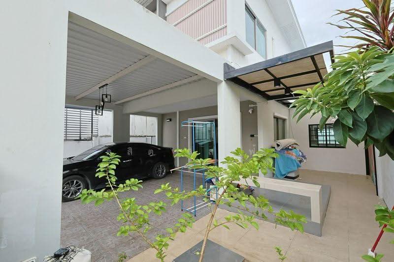 ขายบ้านแฝด ม.ไลฟ์อินเดอะการ์เด้นท์ สวนเสือ ศรีราชา, Chon Buri (Pattaya), Surasak, Si Racha, Chon Buri (Pattaya), 4 Bedrooms, 120 sqm, Semi-Detached House (Twin House) For Sale, by Dusit Saengfa, 500550233 - DDproperty.com