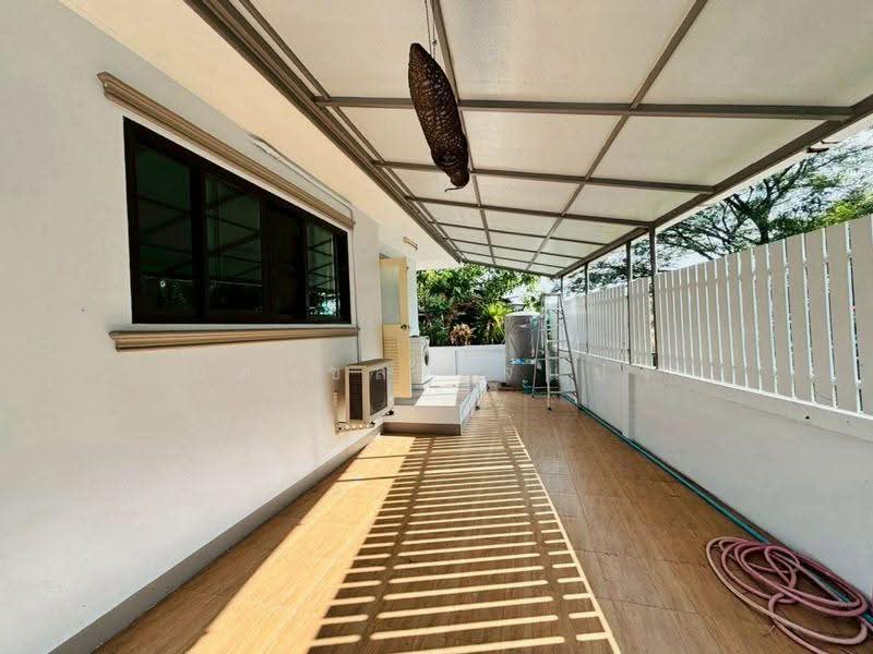 Lovely, comfortable freshly painted home with garden near Meechok Plaza, Chiang Mai, Nong Pa Krang, Muang Chiang Mai, Chiang Mai, 3 Bedrooms, 100 sqm, Single Detached House For Sale, by นิศาชล ใจแปง, 500550275 - DDproperty.com