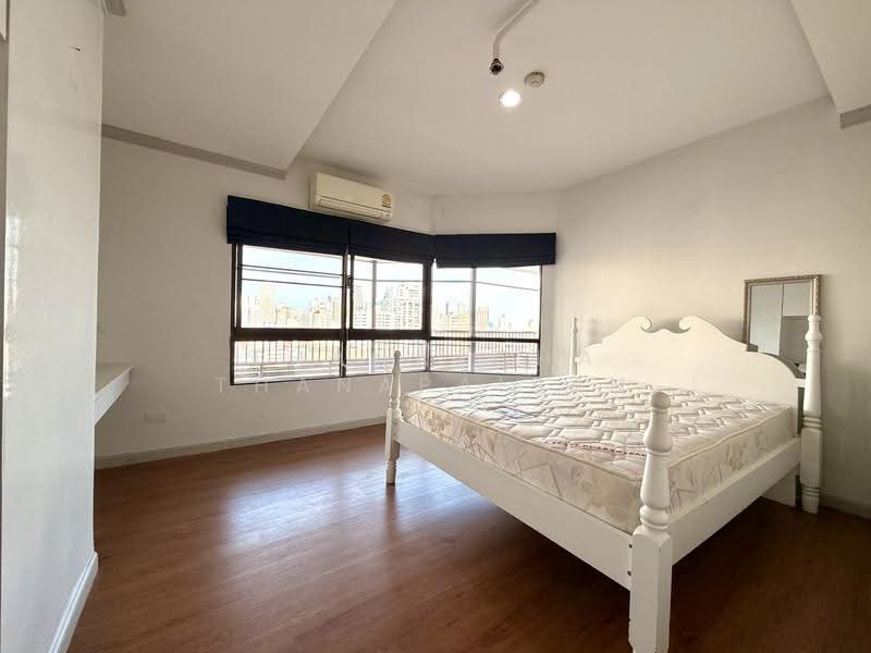 Baan Ploenchit, Bangkok, Soi Ruamrudee 2 Ploenchit Road, Lumphini, Pathum Wan, Bangkok, 3 Bedrooms, 128 sqm, Condo For Rent, by Thanatcha Thanapaisan, 500550279 - DDproperty.com
