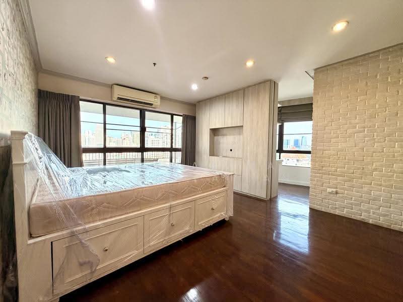 Baan Ploenchit, Bangkok, Soi Ruamrudee 2 Ploenchit Road, Lumphini, Pathum Wan, Bangkok, 3 Bedrooms, 128 sqm, Condo For Rent, by Thanatcha Thanapaisan, 500550279 - DDproperty.com