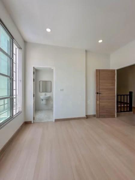 Baan Klang Muang Rama 9 - Ladprao, Bangkok, Soi Ladprao 88, Wang Thonglang, Bangkok, 4 Bedrooms, 250 sqm, Townhouse For Sale, by บุษบา รัตนวงษ์ชัย, 500550281 - DDproperty.com