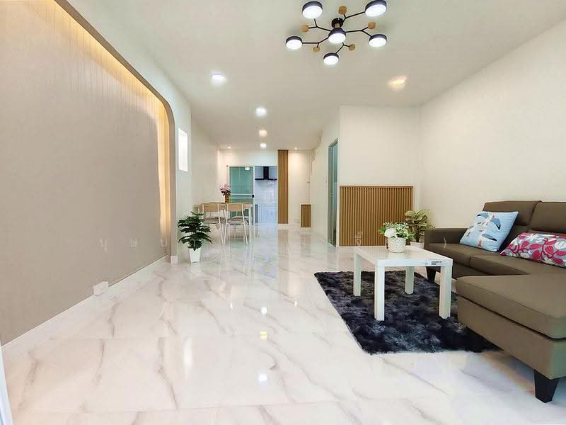 บ้านสวย 3 ห้องนอน มีระเบียงหน้าบ้าน หมู่บ้านมนวดี ถนนวัดลาดปลาดุก บางบัวทอง ใกล้เซ็นทรัล เวสเกต, นนทบุรี, วัดลาดปลาดุก, บางคูรัด, บางบัวทอง, นนทบุรี, 110 ตร.ม., Townhouse ขาย, โดย บุษบากร (เจี๊ยบ), 500550304 - DDproperty.com
