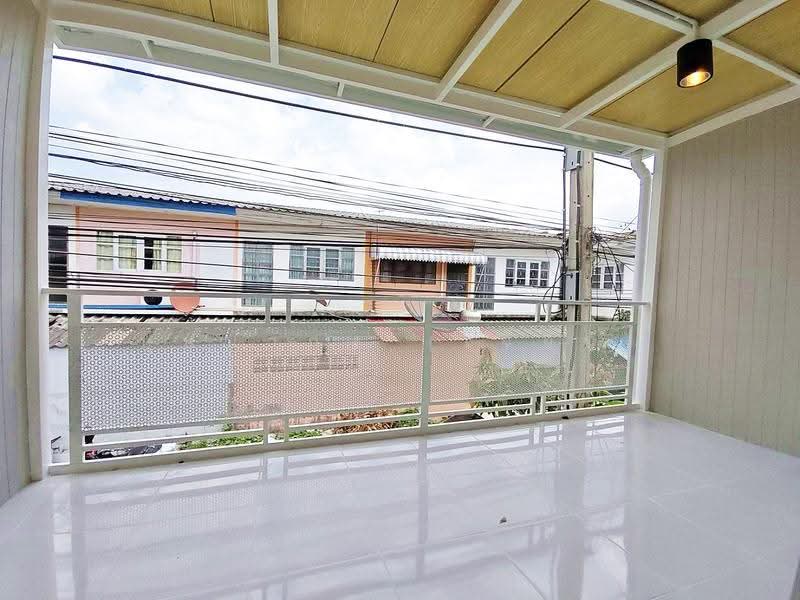 บ้านสวย 3 ห้องนอน มีระเบียงหน้าบ้าน หมู่บ้านมนวดี ถนนวัดลาดปลาดุก บางบัวทอง ใกล้เซ็นทรัล เวสเกต, Nonthaburi, วัดลาดปลาดุก, Bang Khu Rat, Bang Bua Thong, Nonthaburi, 3 Bedrooms, 110 sqm, Townhouse For Sale, by บุษบากร (เจี๊ยบ), 500550304 - DDproperty.com