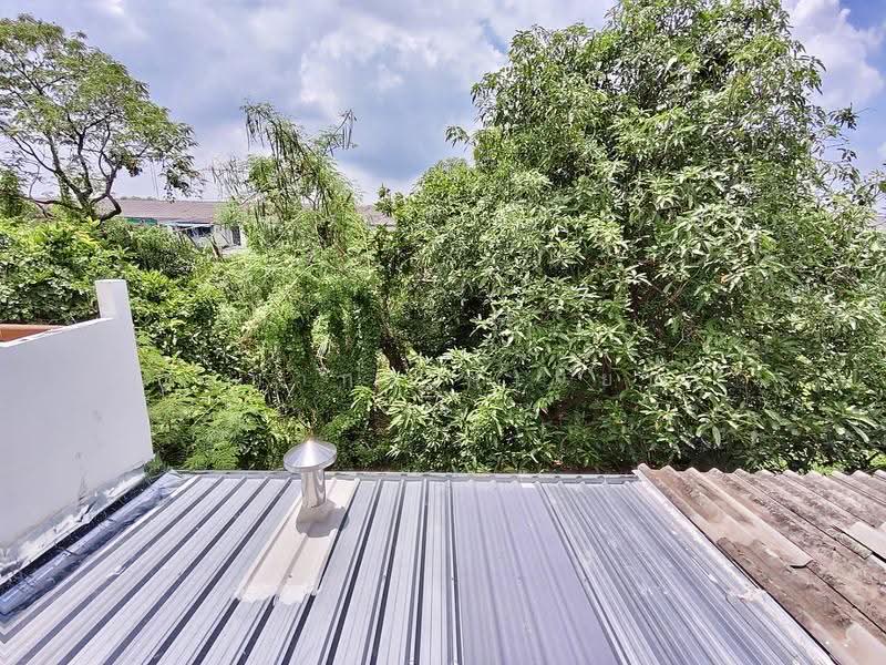 บ้านสวย 3 ห้องนอน มีระเบียงหน้าบ้าน หมู่บ้านมนวดี ถนนวัดลาดปลาดุก บางบัวทอง ใกล้เซ็นทรัล เวสเกต, Nonthaburi, วัดลาดปลาดุก, Bang Khu Rat, Bang Bua Thong, Nonthaburi, 3 Bedrooms, 110 sqm, Townhouse For Sale, by บุษบากร (เจี๊ยบ), 500550304 - DDproperty.com