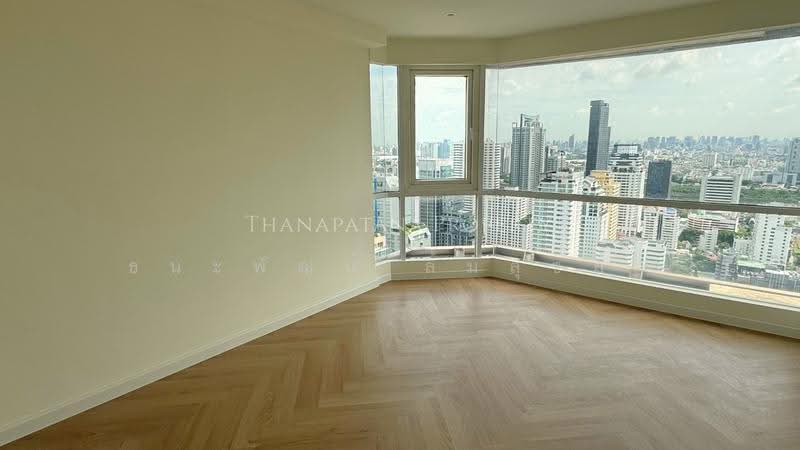 Sukhumvit Suite, Bangkok, 19 Soi Sukhumvit 13, Khlongtoei Nua, Watthana, Bangkok, 4 Bedrooms, 220 sqm, Condo For Sale, by Thanapatana Limsouklam, 500550305 - DDproperty.com
