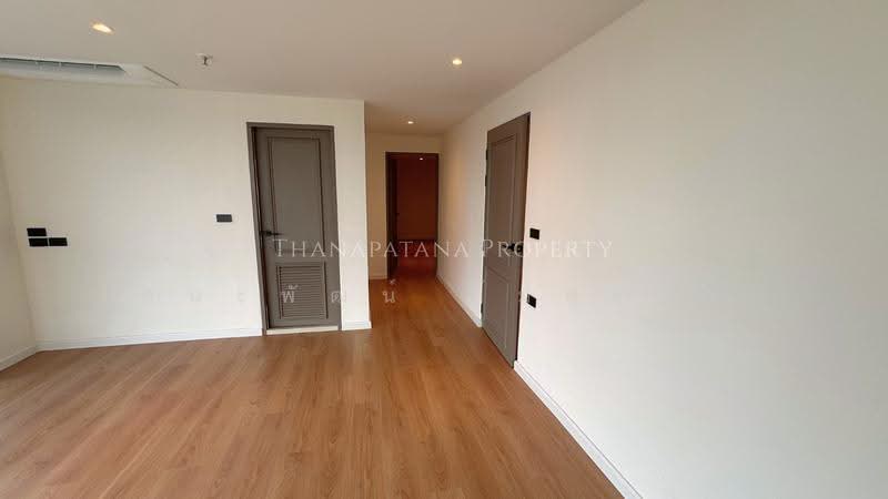 Sukhumvit Suite, Bangkok, 19 Soi Sukhumvit 13, Khlongtoei Nua, Watthana, Bangkok, 4 Bedrooms, 220 sqm, Condo For Sale, by Thanapatana Limsouklam, 500550305 - DDproperty.com