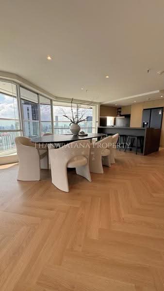 Sukhumvit Suite, Bangkok, 19 Soi Sukhumvit 13, Khlongtoei Nua, Watthana, Bangkok, 4 Bedrooms, 220 sqm, Condo For Sale, by Thanapatana Limsouklam, 500550305 - DDproperty.com
