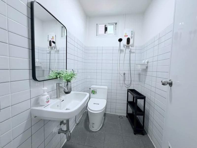 บ้าน 60 ตร.ว.ประชาราษฎร์บำเพ็ญ, Bangkok, Huai Khwang, Bangkok, 6 Bedrooms, 400 sqm, Single Detached House For Rent, by Thiya Chaysabut, 500550313 - DDproperty.com