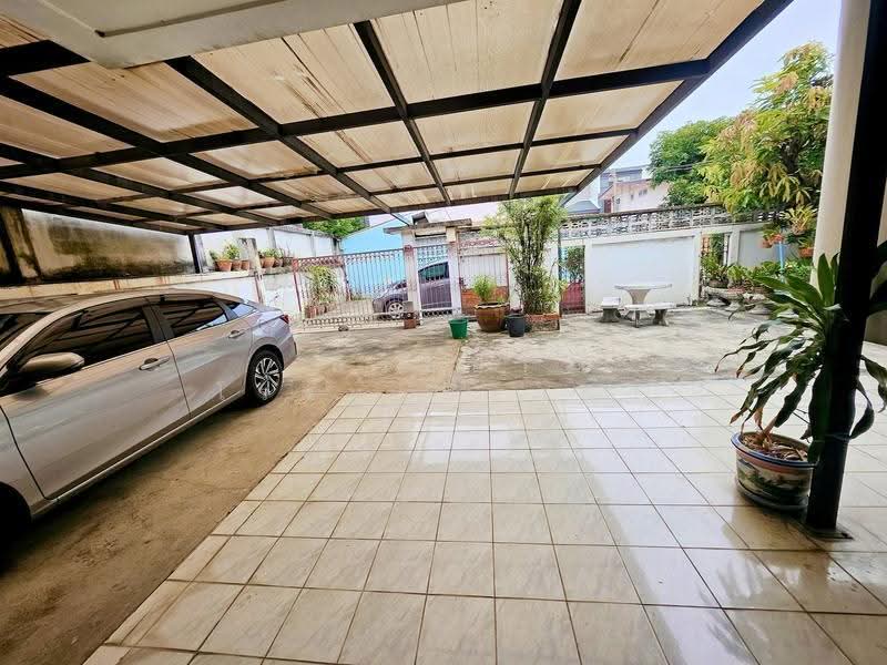 [ขาย] ที่ดินพร้อมบ้านเดี่ยว 2 ชั้น ทำเลทองใจกลาง New CBD รัชดา ซอย 3 - พระราม 9, กรุงเทพ, รัชดาภิเษก, ดินแดง, กรุงเทพ, 130 ตร.ม., บ้านเดี่ยว ขาย, โดย อรอุษา โรจน์รพีธาดา, 500550324 - DDproperty.com