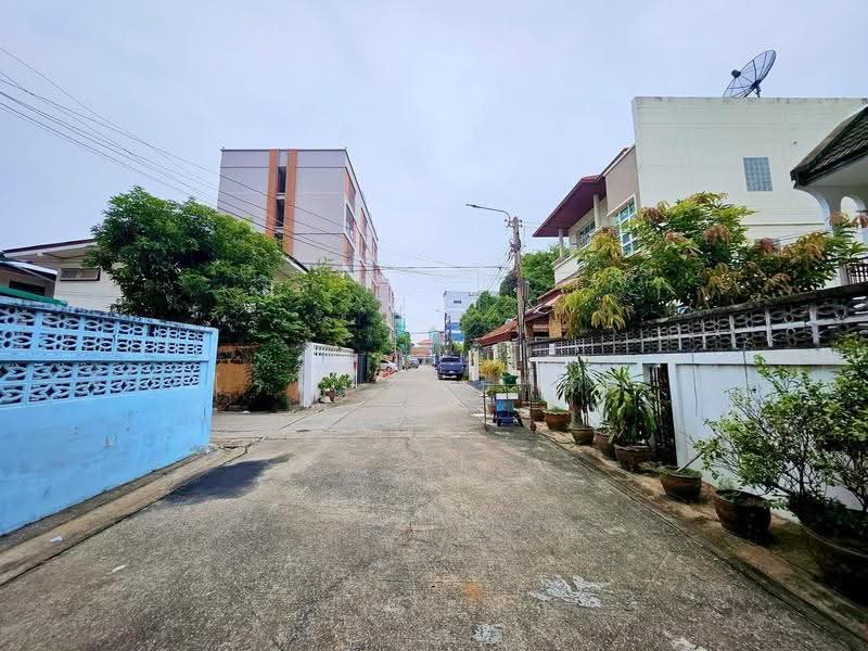 [ขาย] ที่ดินพร้อมบ้านเดี่ยว 2 ชั้น ทำเลทองใจกลาง New CBD รัชดา ซอย 3 - พระราม 9, กรุงเทพ, รัชดาภิเษก, ดินแดง, กรุงเทพ, 130 ตร.ม., บ้านเดี่ยว ขาย, โดย อรอุษา โรจน์รพีธาดา, 500550324 - DDproperty.com