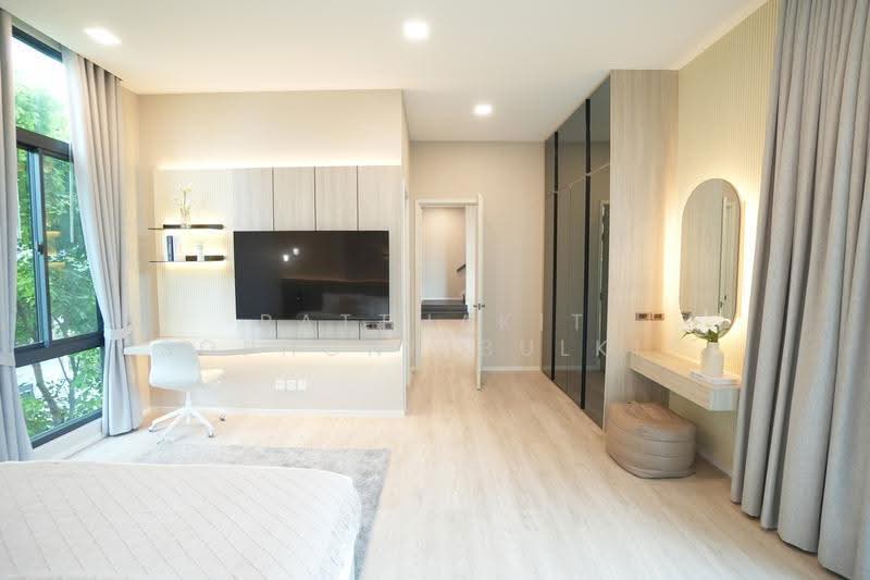 VIVE Krungthep Kreetha, Bangkok, Krungthep Kreetha Road, Saphan Sung, Bangkok, 4 Bedrooms, 421 sqm, Single Detached House For Rent, by Ratthakit Sophonpibulkit, 500550337 - DDproperty.com