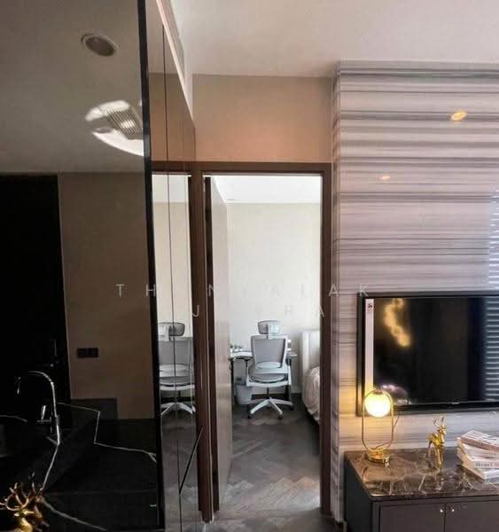 The Esse Sukhumvit 36, Bangkok, Soi Sukhumvit 36, Sukhumvit Road, Phra Kanong, Khlong Toei, Bangkok, 1 Bedroom, 39 sqm, Condo For Rent, by Thanyalak Ajmera, 500550369 - DDproperty.com