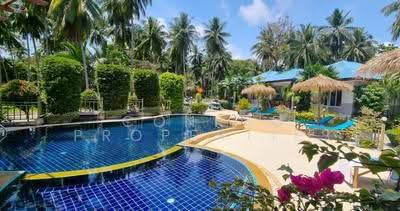 ขาย - Tropical 14 Bed Beachside Resort for Sale in Na Mueang, สุราษฎร์ธานี