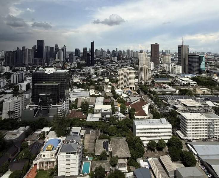 The Esse at Singha Complex, Bangkok, 1788 New Petchaburi Rd, Khlongtoei Nua, Watthana, Bangkok, 1 Bedroom, 35 sqm, Condo For Rent, by Thanyalak Ajmera, 500550444 - DDproperty.com