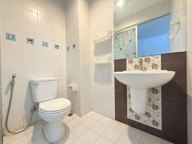 Moobaan Areeya at Home Soi Mailarp, Bangkok, Soi Prasert Manukich 29 Yaek 2, Lat Phrao, Bangkok, 2 Bedrooms, 100 sqm, Townhouse For Sale, by คุณ ปัณณณัฐ ( ปัณณ์ ), 500550451 - DDproperty.com