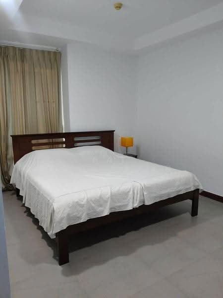 Thru Thonglor, Bangkok, Petchaburi Road, Bang Kapi, Huai Khwang, Bangkok, 2 Bedrooms, 62 sqm, Condo For Rent, by Nat Tantirapan, 500550505 - DDproperty.com