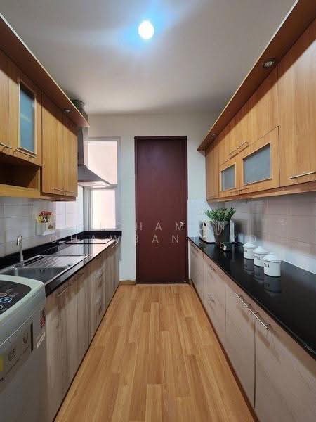 Citi Smart Sukhumvit 18, Bangkok, 366 Soi Sukhumvit 18, Sukhumvit Road, Khlong Toei, Bangkok, 3 Bedrooms, 175 sqm, Condo For Rent, by Pichamon Chawbantard, 500550569 - DDproperty.com