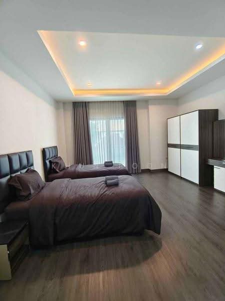 3-Story Detached House | Near BTS Ekkamai | Company Registration Allowed (SPSSR390), Bangkok, สุขุมวิท 65, Phra Kanong Nua, Watthana, Bangkok, 4 Bedrooms, 330 sqm, Single Detached House For Sale, by Khun Poon, 500550625 - DDproperty.com