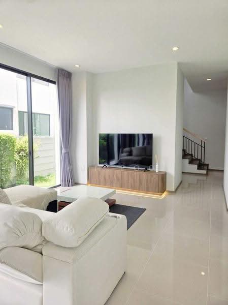Aerie Srinakarin-Krungthepkreetha, Bangkok, Srinakarin - Romklao Road, Khlong Song Ton Nun, Lat Krabang, Bangkok, 5 Bedrooms, 390 sqm, Single Detached House For Rent, by Khun Poon, 500550667 - DDproperty.com