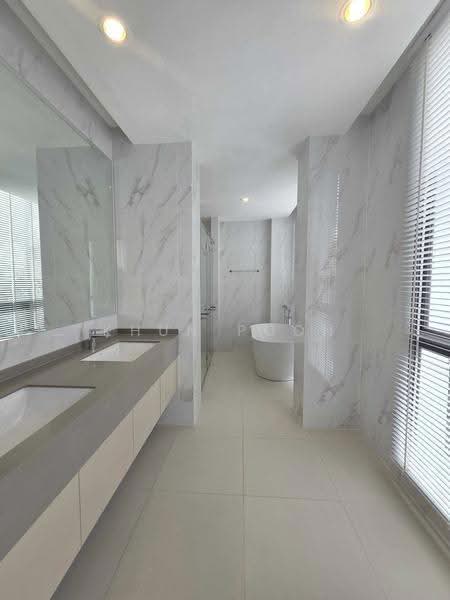 Aerie Srinakarin-Krungthepkreetha, Bangkok, Srinakarin - Romklao Road, Khlong Song Ton Nun, Lat Krabang, Bangkok, 5 Bedrooms, 390 sqm, Single Detached House For Rent, by Khun Poon, 500550667 - DDproperty.com