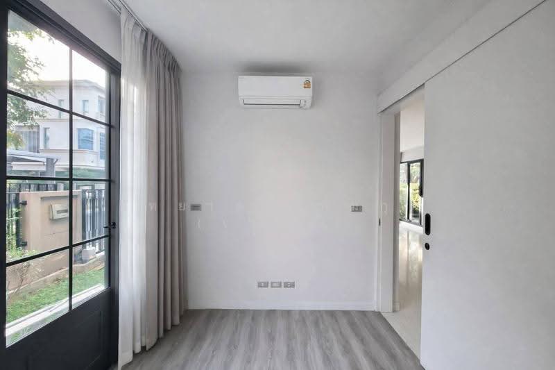 The Sonne Srinakarin-Bangna, Bangkok, Soi Chumchon Mahat Thai 3, Bangna-Trad Road, Dok Mai, Prawet, Bangkok, 4 Bedrooms, 245 sqm, Single Detached House For Sale, by Nattayaporn Peumkul (Benz), 500550679 - DDproperty.com