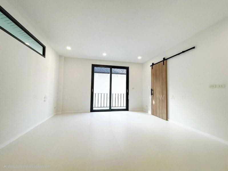 sale: Ultra-luxury detached house—the last unit in the project—near Hat Yai University. Corner unit, Songkhla, Khuan Lang, Hat Yai, Songkhla, 3 Bedrooms, 400 sqm, Single Detached House For Sale, by Rachen Nopsuwan, 500550688 - DDproperty.com