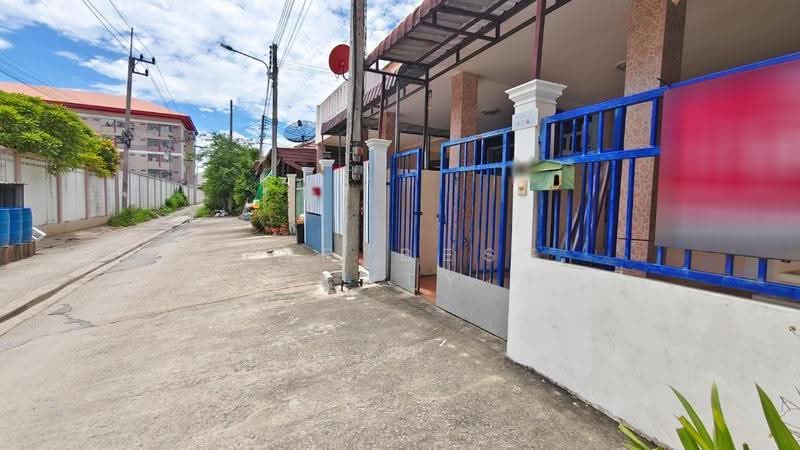 หมู่บ้านจารุวรรณ สมุทรสาคร, Samut Sakhon, Om Noi, Krathum Baen, Samut Sakhon, 3 Bedrooms, 100 sqm, Townhouse For Sale, by The Best Property จิฟฟี่, 500550710 - DDproperty.com