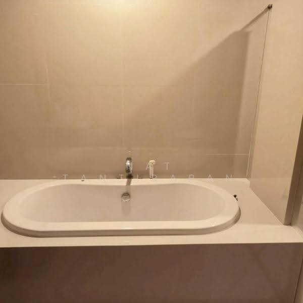 The Madison, Bangkok, Sukhumvit 41, Khlong Tan Nua, Watthana, Bangkok, 2 Bedrooms, 114 sqm, Condo For Rent, by Nat Tantirapan, 500550741 - DDproperty.com