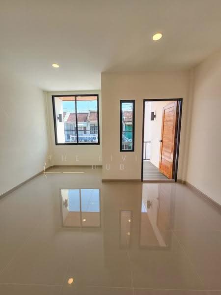 Yoocharoen Vibhavadi-rangsit 37, Bangkok, Don Mueang, Bangkok, 2 Bedrooms, 95 sqm, Townhouse For Sale, by THE LIVING HUB, 500550750 - DDproperty.com