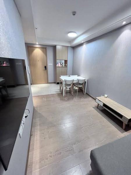 Regal Sathon-Naradhiwas, Bangkok, Naradhiwas Rajanagarindra Road, Thung Maha Mek, Sathon, Bangkok, 1 Bedroom, 33 sqm, Condo For Rent, by Nat Tantirapan, 500550824 - DDproperty.com