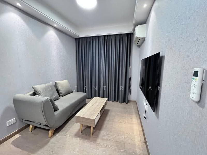Regal Sathon-Naradhiwas, Bangkok, Naradhiwas Rajanagarindra Road, Thung Maha Mek, Sathon, Bangkok, 1 Bedroom, 33 sqm, Condo For Rent, by Nat Tantirapan, 500550824 - DDproperty.com