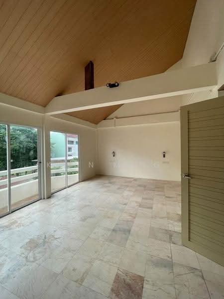 Home office Newly Renovated 4-story house with rooftop | Rama 9 Soi 13(SPSMG219), Bangkok, พระราม 9 ซ. 13, Bang Kapi, Huai Khwang, Bangkok, , 250 sqm, Shophouse For Sale, by Khun Ming, 500550840 - DDproperty.com