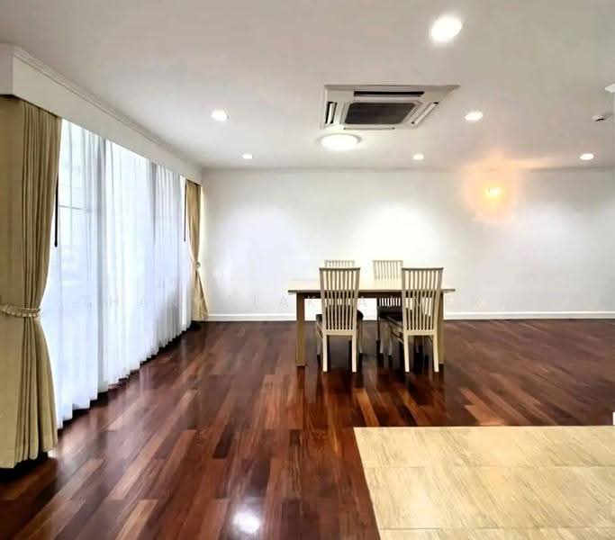 Acadamia Grand Tower, Bangkok, Soi Sukhumvit 43, Khlong Tan Nua, Watthana, Bangkok, 3 Bedrooms, 165 sqm, Condo For Rent, by Thanyalak Ajmera, 500550844 - DDproperty.com