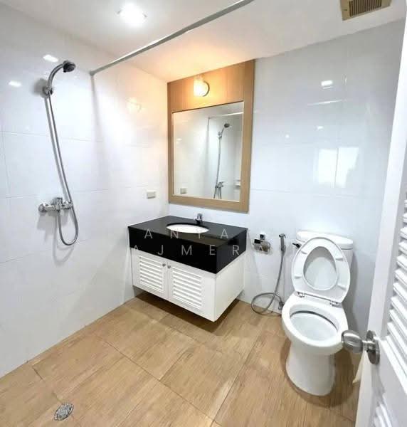 Acadamia Grand Tower, Bangkok, Soi Sukhumvit 43, Khlong Tan Nua, Watthana, Bangkok, 3 Bedrooms, 165 sqm, Condo For Rent, by Thanyalak Ajmera, 500550844 - DDproperty.com