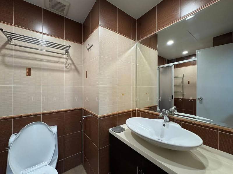 Silom Park View Condominium, Bangkok, Silom, Bang Rak, Bangkok, 2 Bedrooms, 41 sqm, Condo For Rent, by Thanyalak Ajmera, 500550915 - DDproperty.com