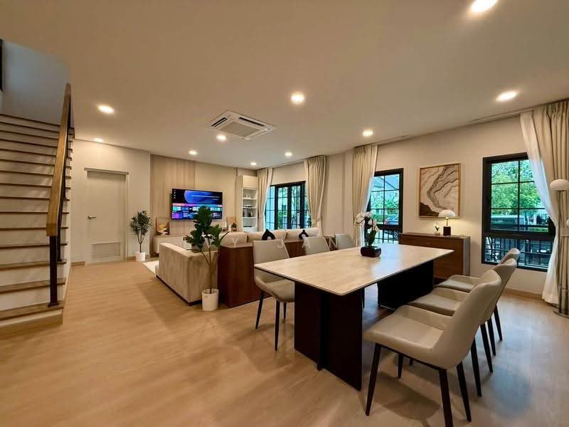 Centro Bangna Phase 2, Samut Prakan, Bang Kaeo, Bang Plee, Samut Prakan, 4 Bedrooms, 265 sqm, Single Detached House For Rent, by Ivy Jang, 500550920 - DDproperty.com