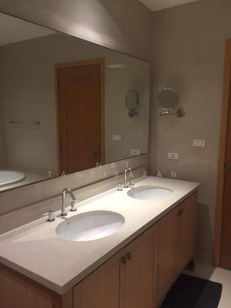 The Emporio Place, Bangkok, 93 Soi Sukhumvit 24, Sukhumvit Road, Khong Tan, Khlong Toei, Bangkok, 1 Bedroom, 83 sqm, Condo For Rent, by Nat Tantirapan, 500550923 - DDproperty.com