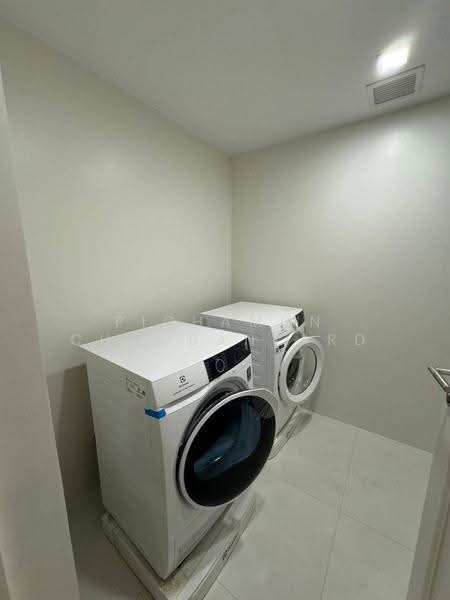 Piya Apartment Sukhumvit 15, Bangkok, 99 Sukhumvit 15, Khlongtoei Nua, Watthana, Bangkok, 4 Bedrooms, 924 sqm, Condo For Rent, by Pichamon Chawbantard, 500550936 - DDproperty.com